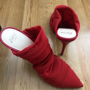 NWT Alevi Red Heels 7.5